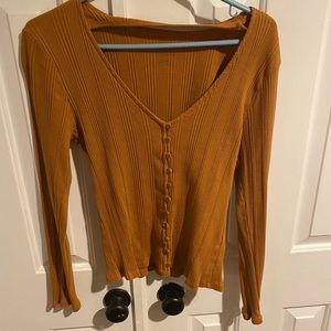Anthropologie tan/caramel fitted scoop neck faux button long sleeve top
